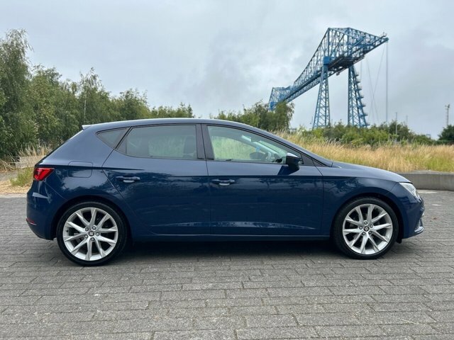 Seat Leon Ecotsi Fr Technology Hatchback Blue #4
