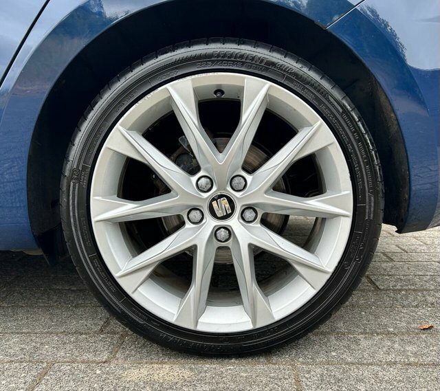 Seat Leon Ecotsi Fr Technology Hatchback Blue #3