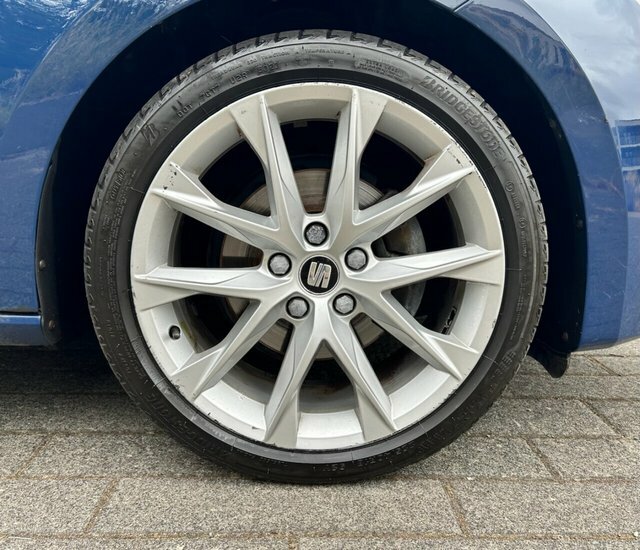 Seat Leon Ecotsi Fr Technology Hatchback Blue #6
