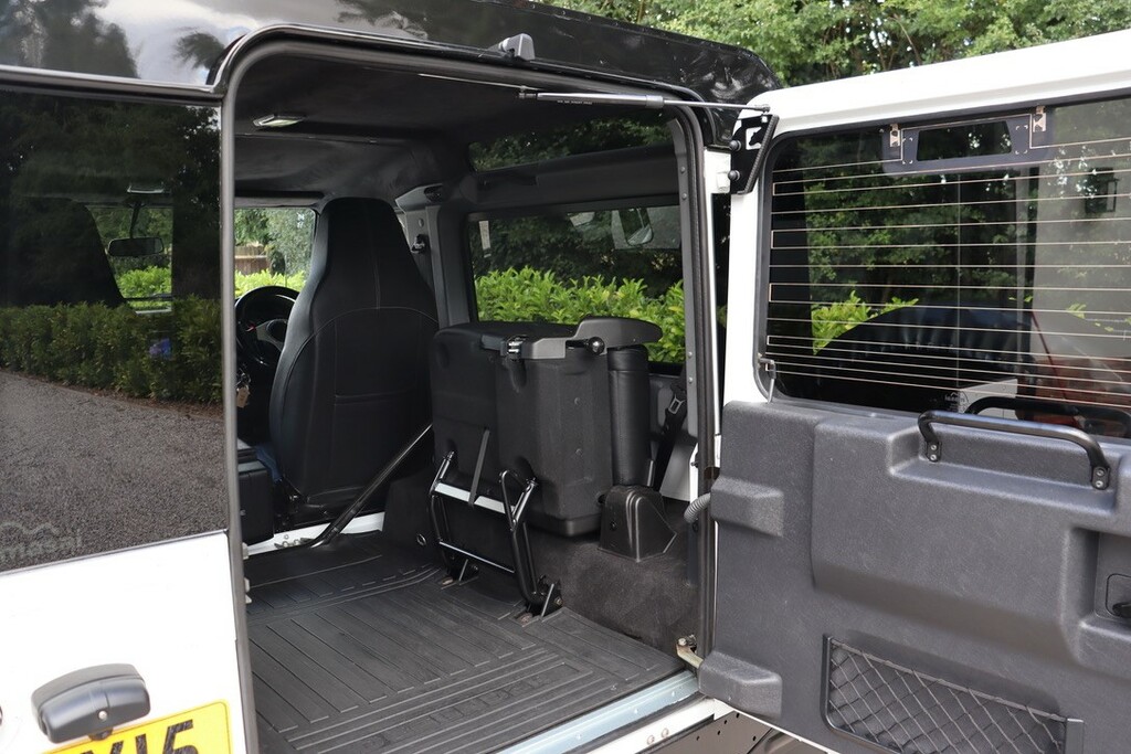 Land Rover Defender 90 90 2.2 Tdci County Station Wagon Green #24