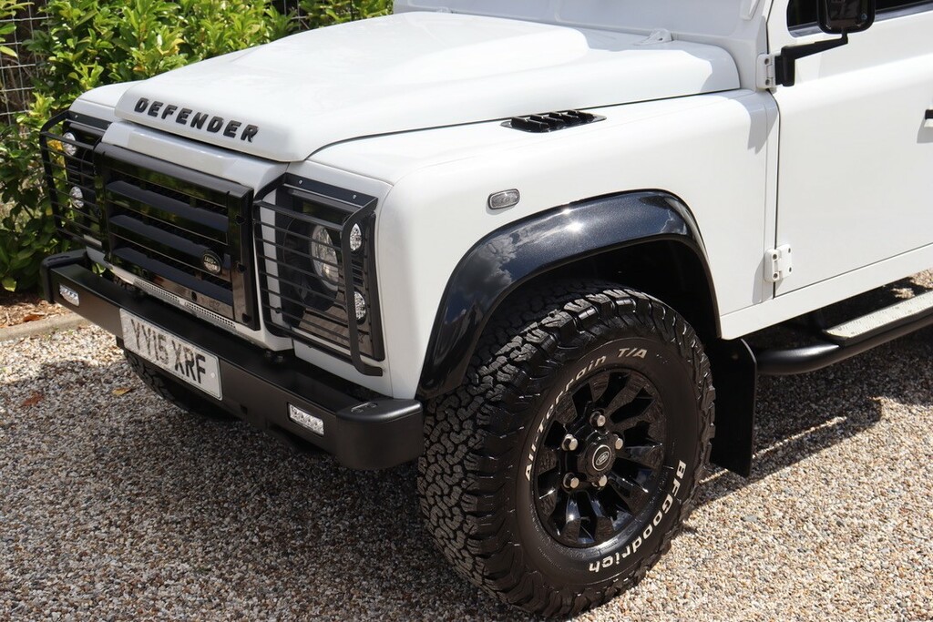 Land Rover Defender 90 90 2.2 Tdci County Station Wagon Green #18