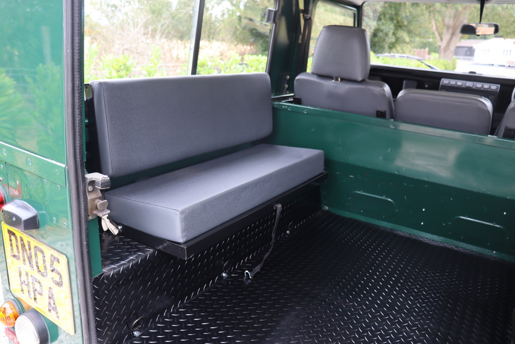 Land Rover Defender 90 2.5L Null Black #12
