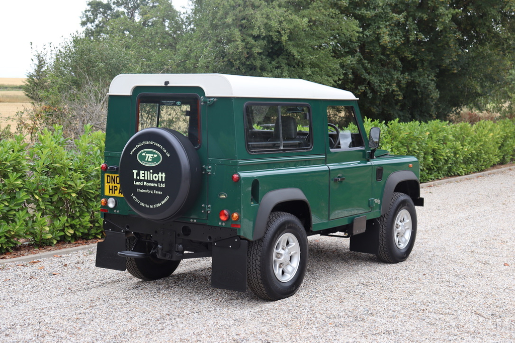 Land Rover Defender 90 2.5L Null Black #9