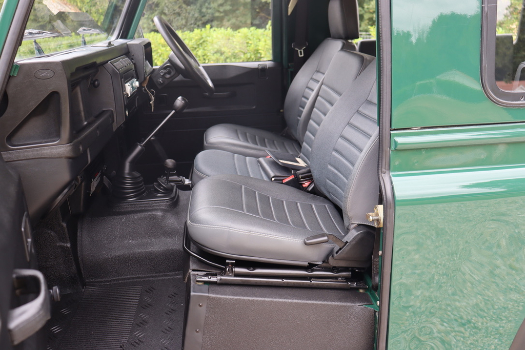 Land Rover Defender 90 90 2.5 Td5 Hard Top 7 Seater  #6