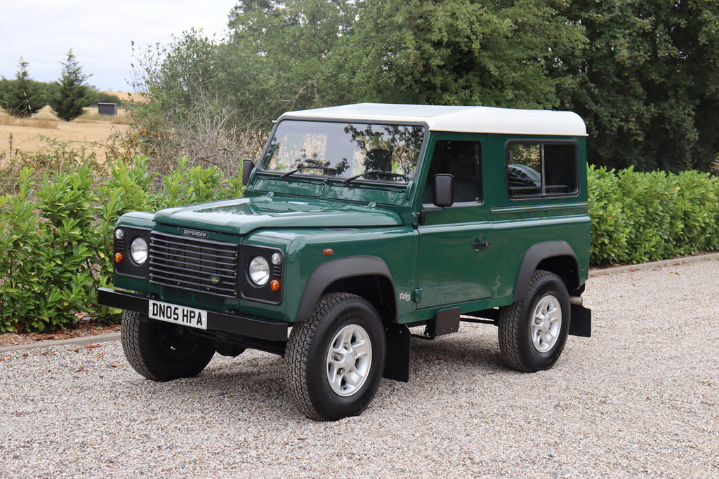 Land Rover Defender 90 2.5L Null Black #14