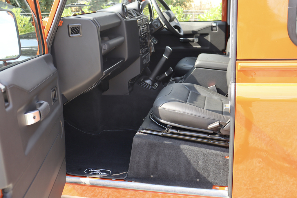 Land Rover Defender 90 Defender 90 Adventure Td Orange #30