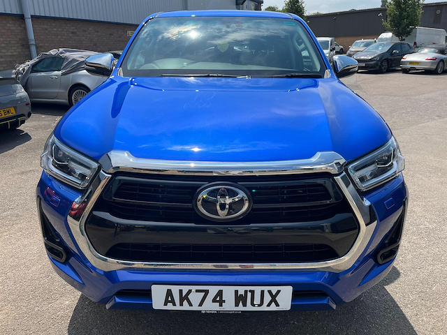Toyota HILUX 2.8 D-4d Invincible Pickup Double Cab M  #3