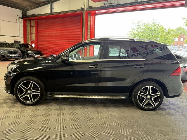 Mercedes-Benz GLE Class Gle 250 D 4Matic Amg Line Premium Plus ST66PPF Black #4