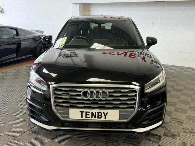 Audi Q2 Automatic Black #2