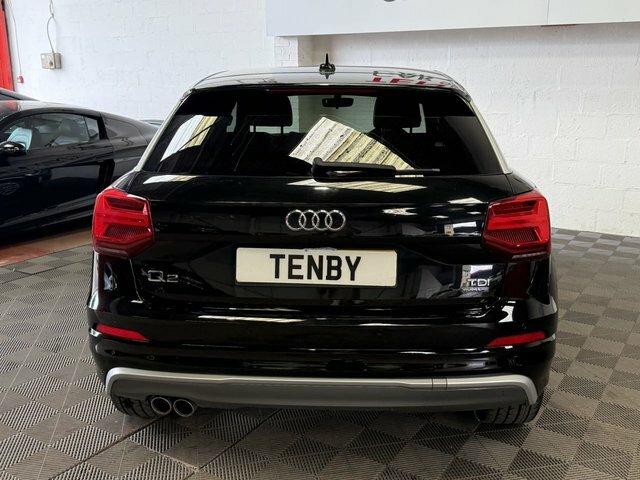 Audi Q2 Automatic Black #5