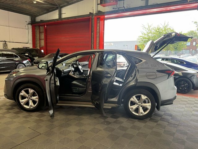 Lexus NX 300H 2.5 Se E-cvt 4Wd Black #11