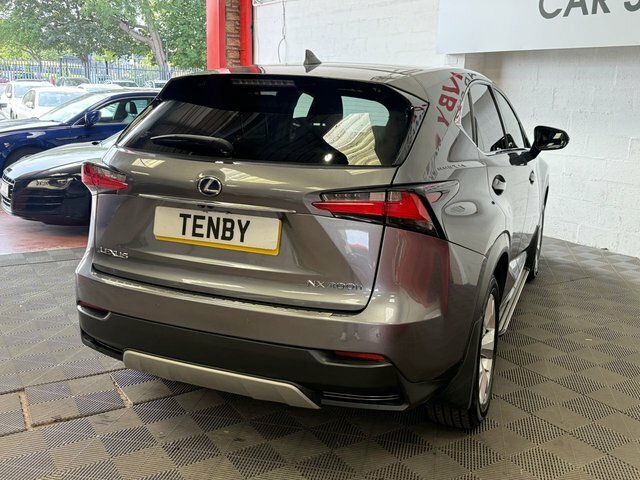 Lexus NX 300H 2.5 Se E-cvt 4Wd Black #8