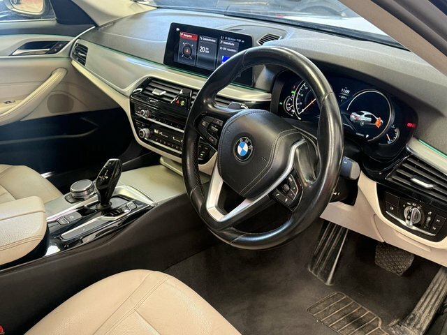 BMW 5 Series Saloon Blue #27
