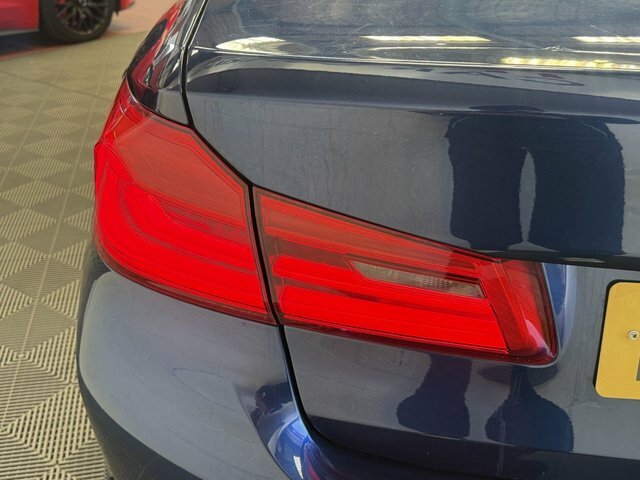 BMW 5 Series Saloon Blue #23