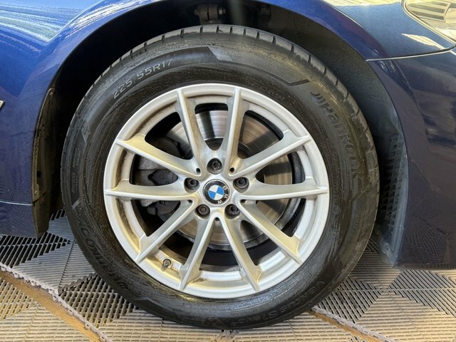 BMW 5 Series Saloon Blue #15
