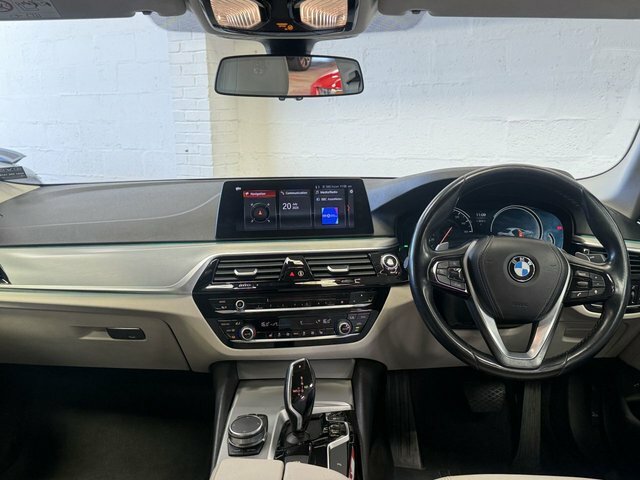 BMW 5 Series Saloon Blue #28