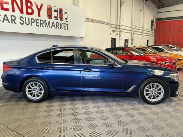 BMW 5 Series Saloon Blue #9