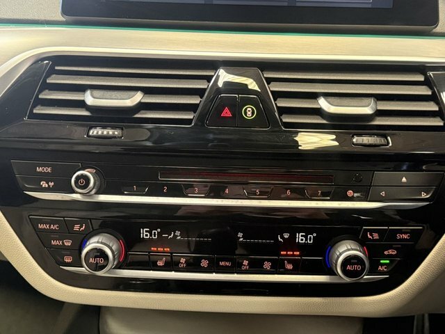 BMW 5 Series Saloon Blue #44