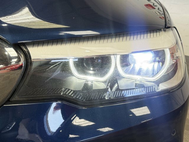 BMW 5 Series Saloon Blue #22