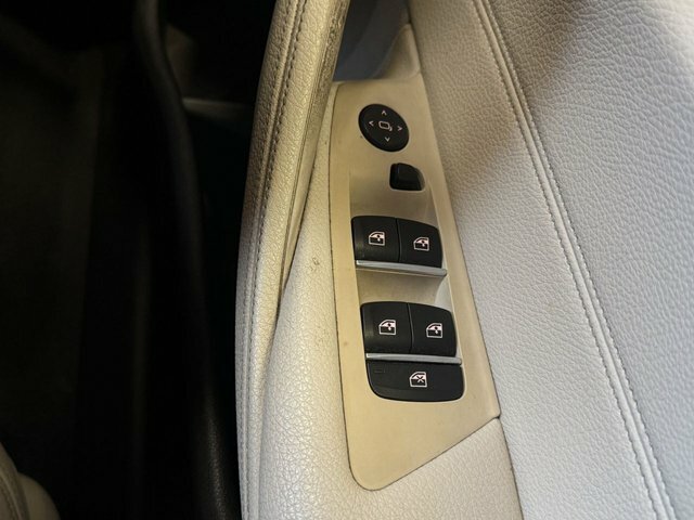 BMW 5 Series Saloon Blue #38