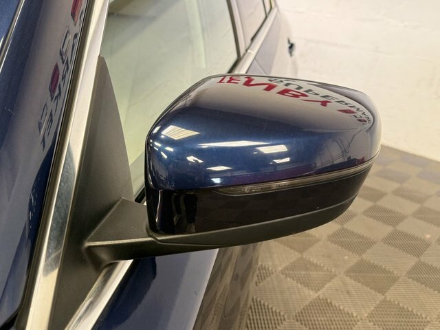 BMW 5 Series Saloon Blue #20