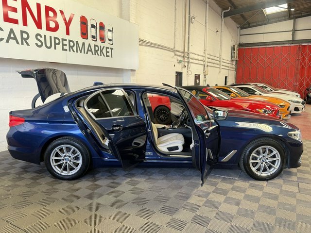 BMW 5 Series Saloon Blue #12