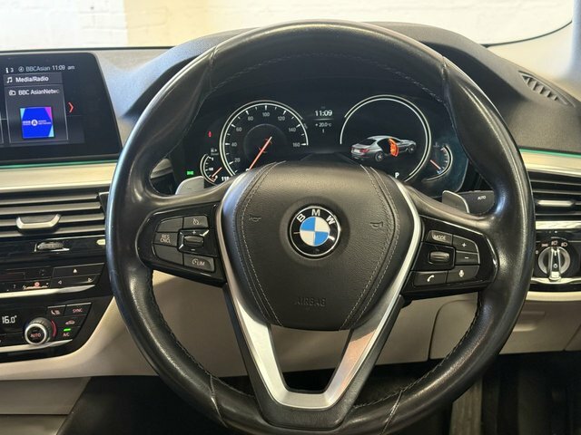 BMW 5 Series Saloon Blue #30
