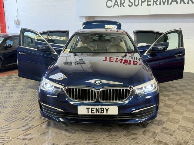 BMW 5 Series Saloon Blue #10