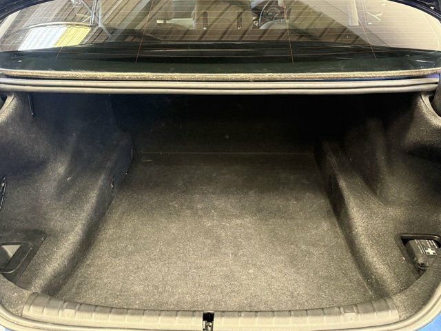 BMW 5 Series Saloon Blue #14