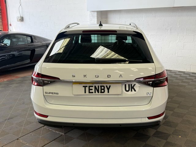 Skoda Superb Superb Se L Iv Phev White #6