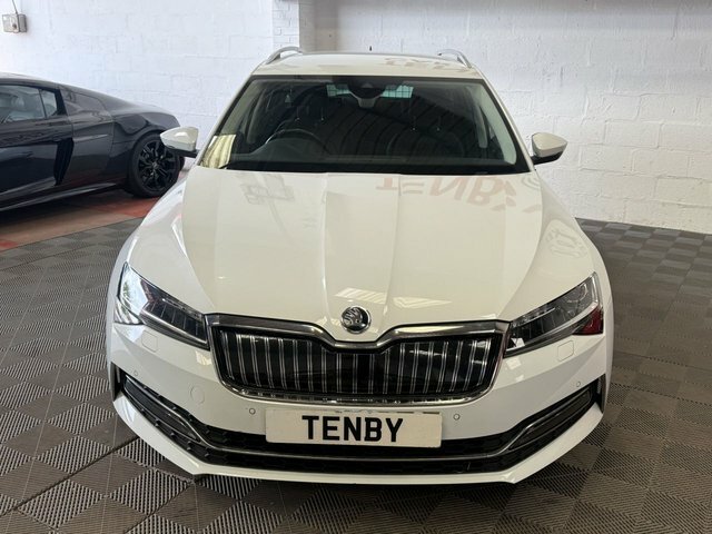 Skoda Superb Superb Se L Iv Phev White #2