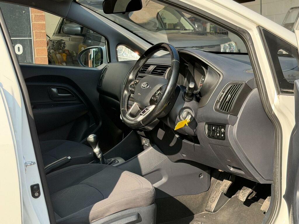 Kia RIO Hatchback 1.4 2 Euro 5 201464 Black #31