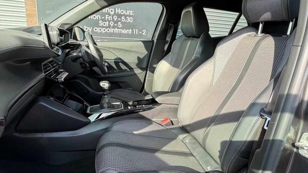 Peugeot 2008 Gt Premium Grey #29