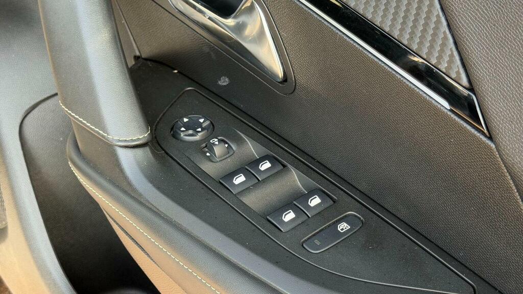 Peugeot 2008 Gt Premium Grey #68