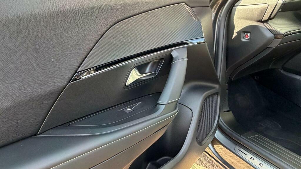 Peugeot 2008 Gt Premium Grey #67