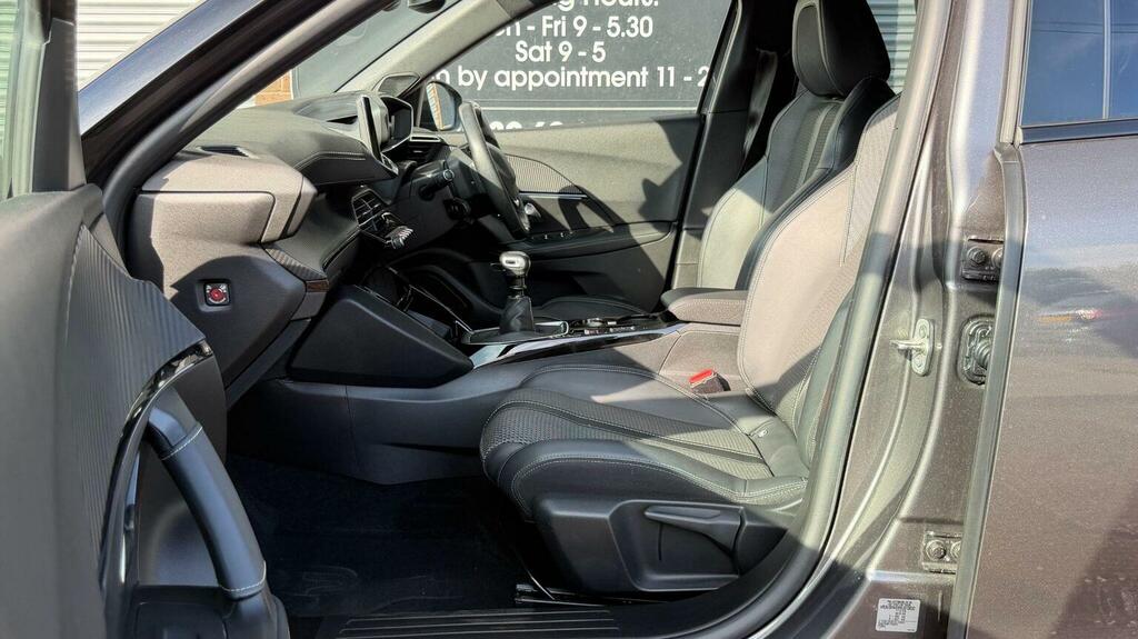 Peugeot 2008 Gt Premium Grey #34