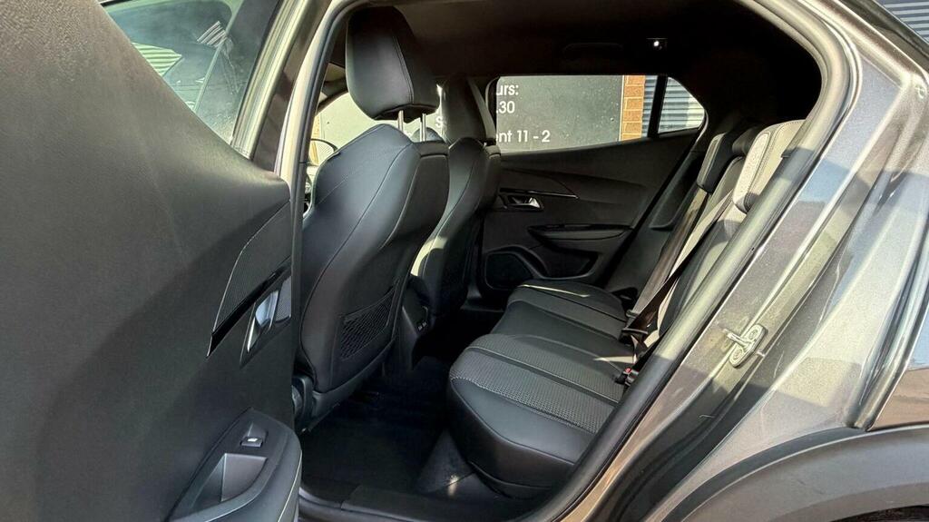 Peugeot 2008 Gt Premium Grey #63