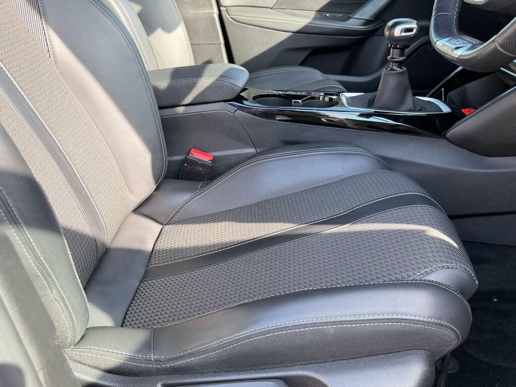 Peugeot 2008 Gt Premium Grey #33