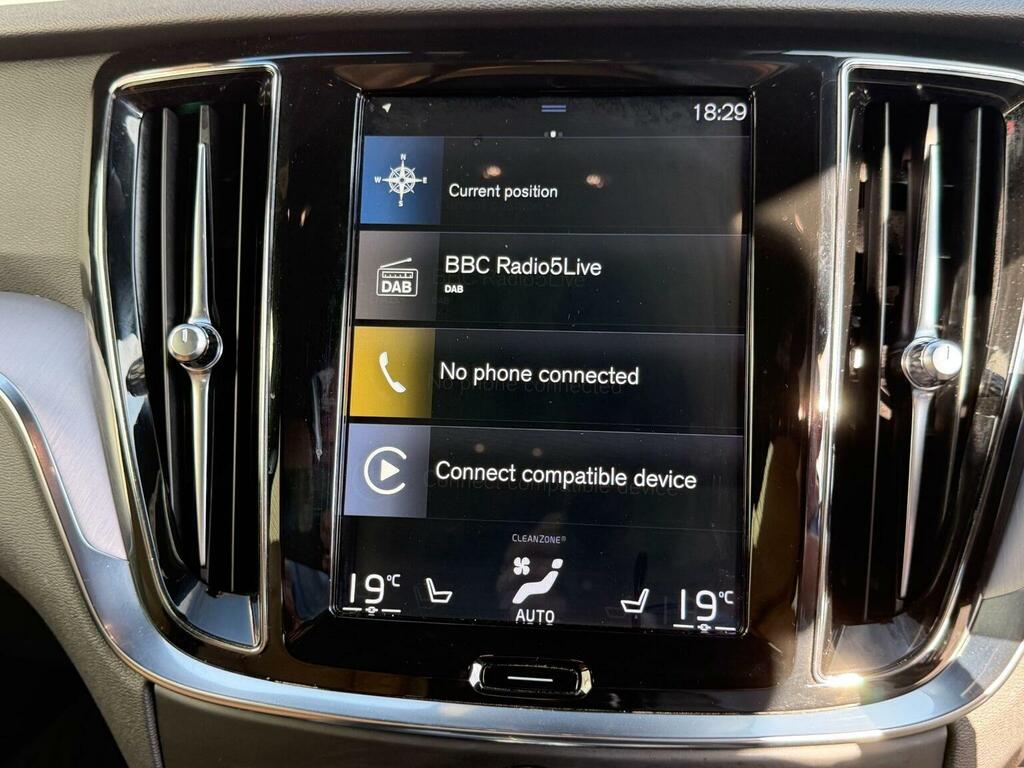 Volvo V60 V60 R-design B4 Mhev Silver #51