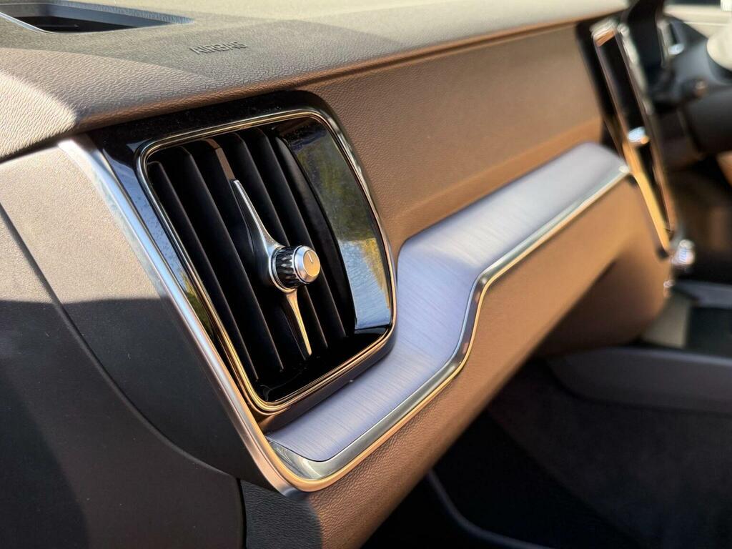 Volvo V60 V60 R-design B4 Mhev Silver #69