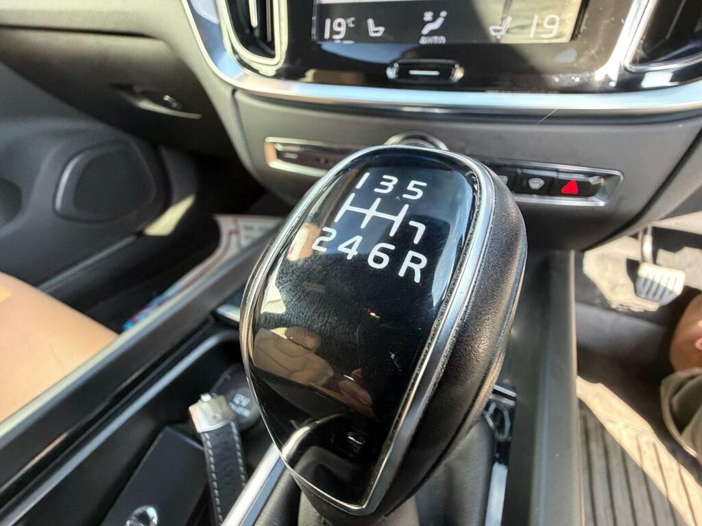 Volvo V60 V60 R-design B4 Mhev Silver #57
