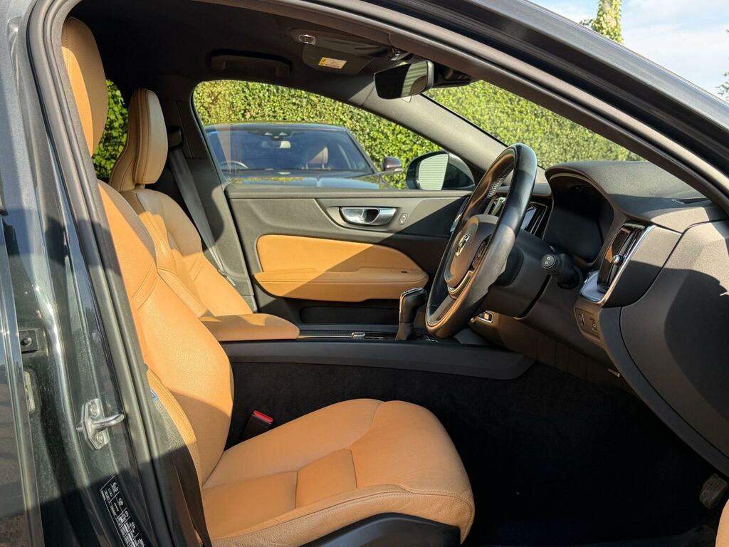 Volvo V60 V60 R-design B4 Mhev Silver #41