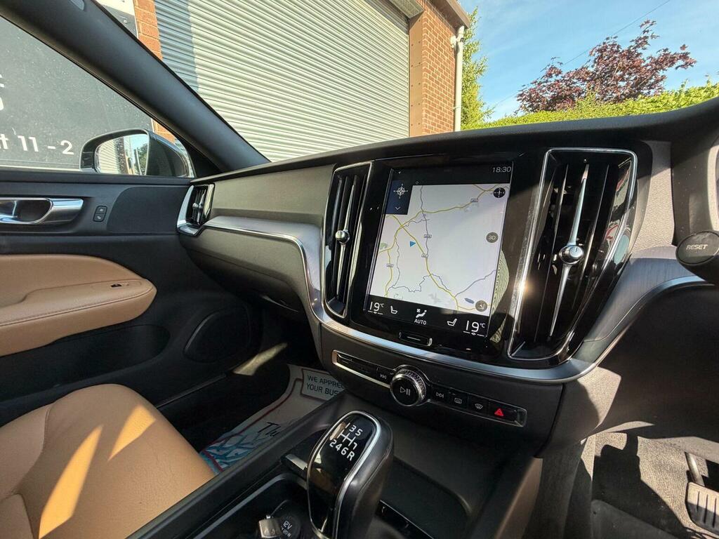 Volvo V60 V60 R-design B4 Mhev Silver #44
