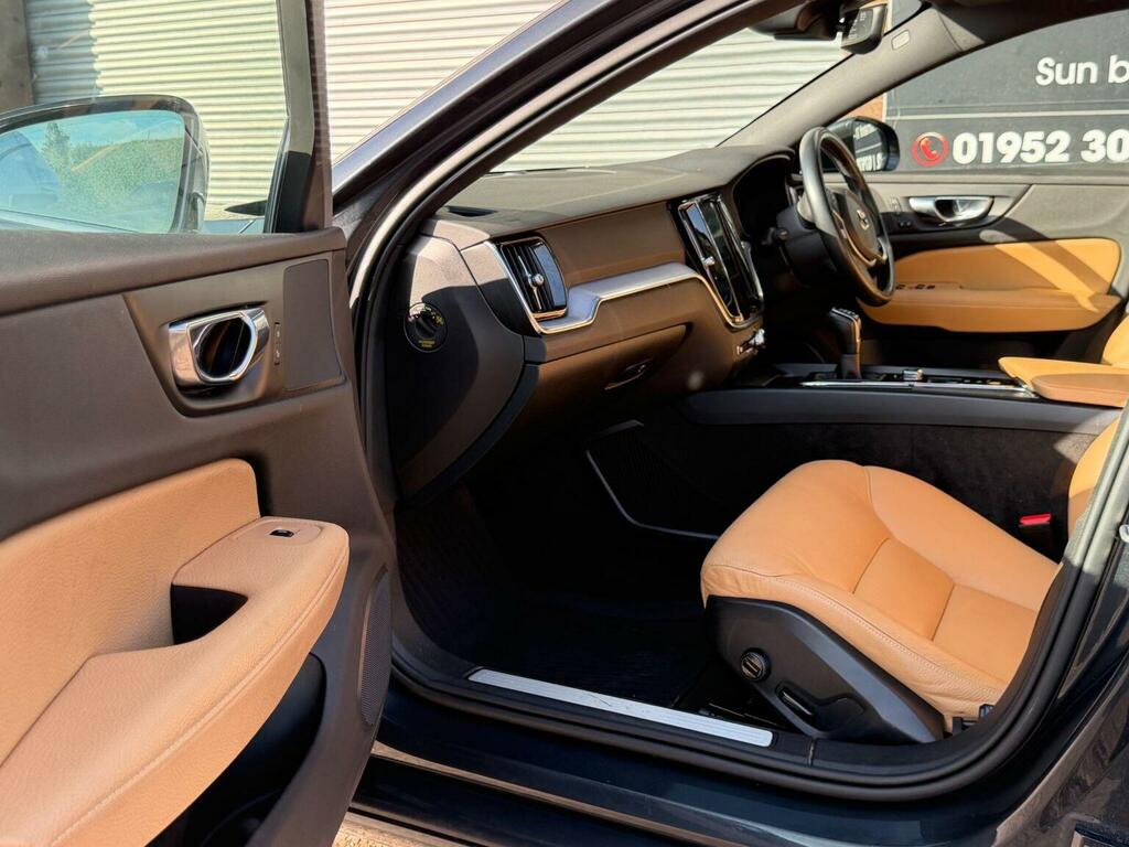 Volvo V60 V60 R-design B4 Mhev Silver #39