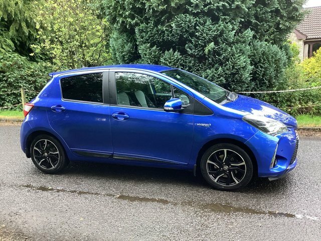 Toyota Yaris 1.5 Hybrid Excel Cvt Navpan Roof  #6