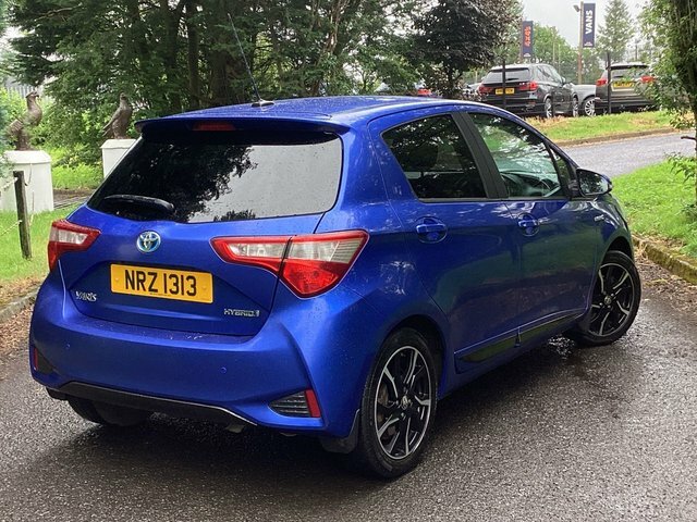 Toyota Yaris 1.5 Hybrid Excel Cvt Navpan Roof  #2