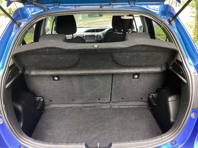 Toyota Yaris 1.5 Hybrid Excel Cvt Navpan Roof  #17
