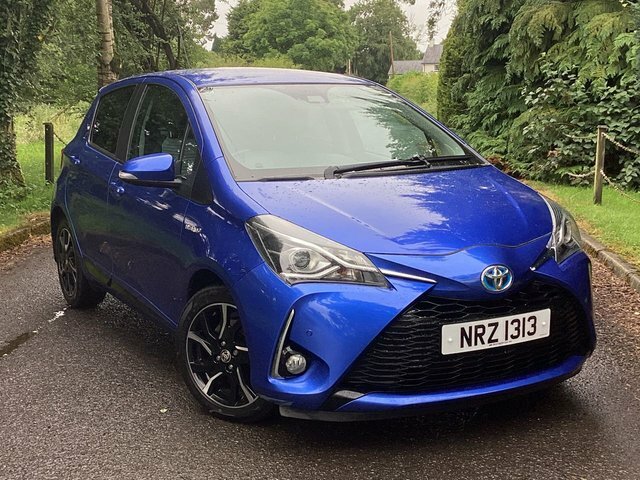 Toyota Yaris 1.5 Hybrid Excel Cvt Navpan Roof  #3