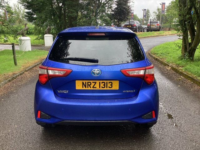 Toyota Yaris 1.5 Hybrid Excel Cvt Navpan Roof  #11