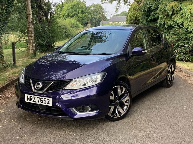 Nissan Pulsar Hatchback Red #1